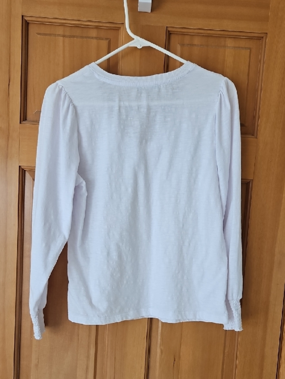 Black Tape Size S Women's White V-Neck Long Sleeve Top With Gathered Cuffs - Picture 2 of 9